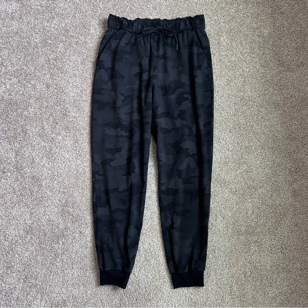 Lululemon Stretch High-Rise Jogger 8 Heritage 365 Camo Deep Coal Multi Luxtreme - Picture 1 of 11